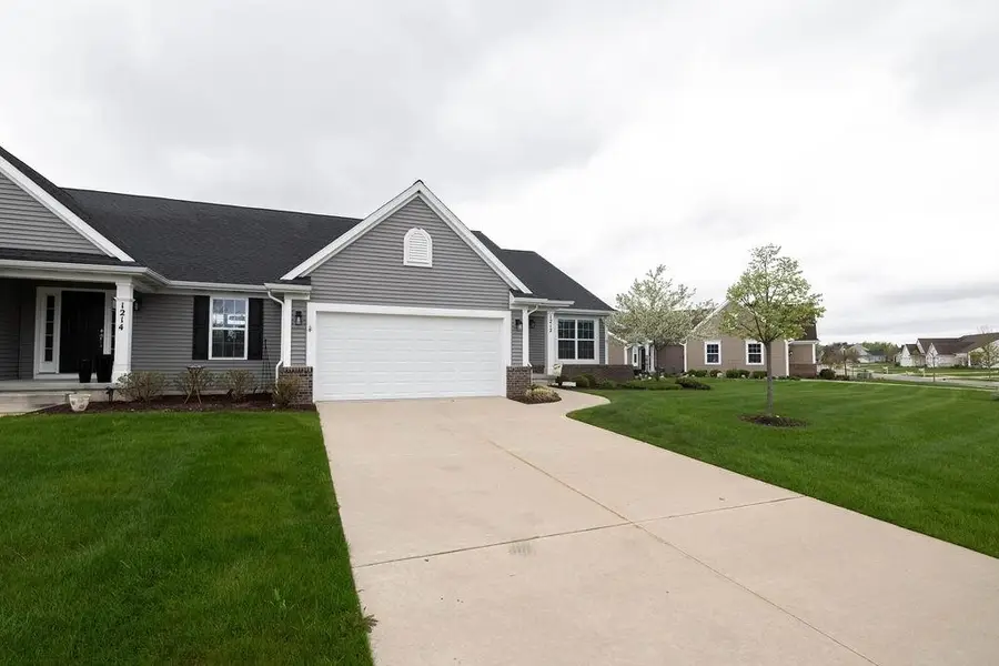 1212 Wineleaf LN, Dewitt, MI 48820 - #2