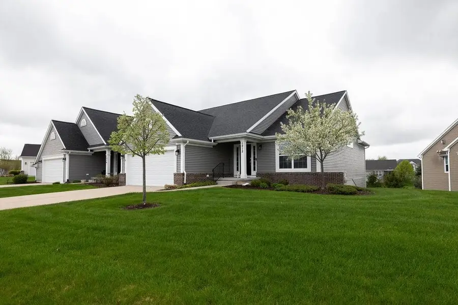 1212 Wineleaf LN, Dewitt, MI 48820 - #3
