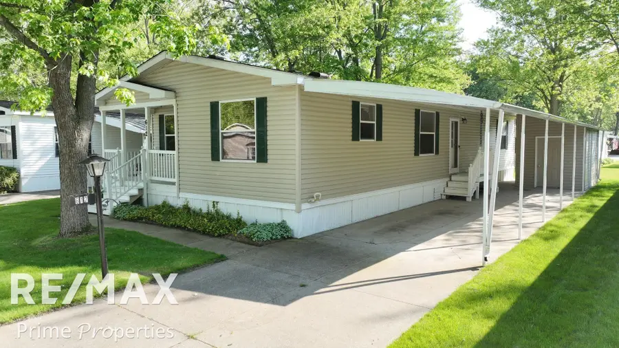 612 Park View RD, Clio, MI 48420 - #3