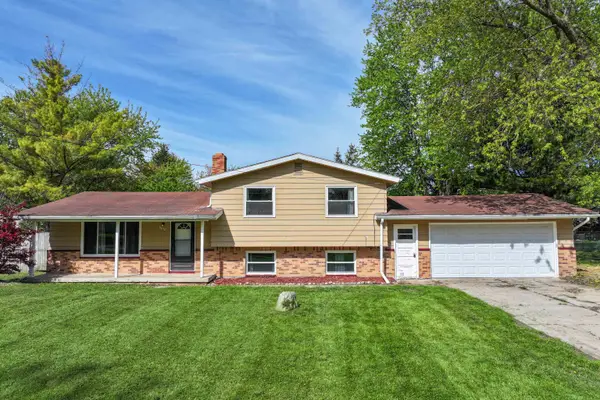 6058 Meadowwood LN, GrandBlanc, MI 48439