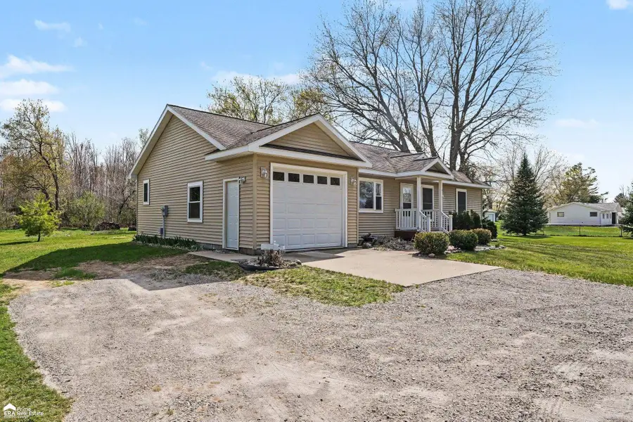 510 E Main ST, Hale, MI 48739 - #3