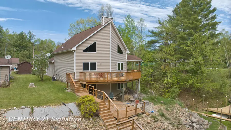 1724 Middle Point DR, Alger, MI 48610 - #2