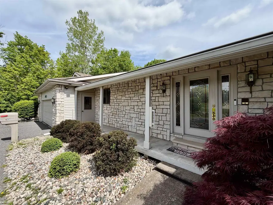 7432 River RD, Flushing, MI 48433 - #3