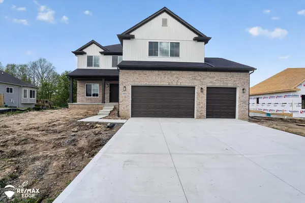 8080 Peninsula CIR, GrandBlanc, MI 48439