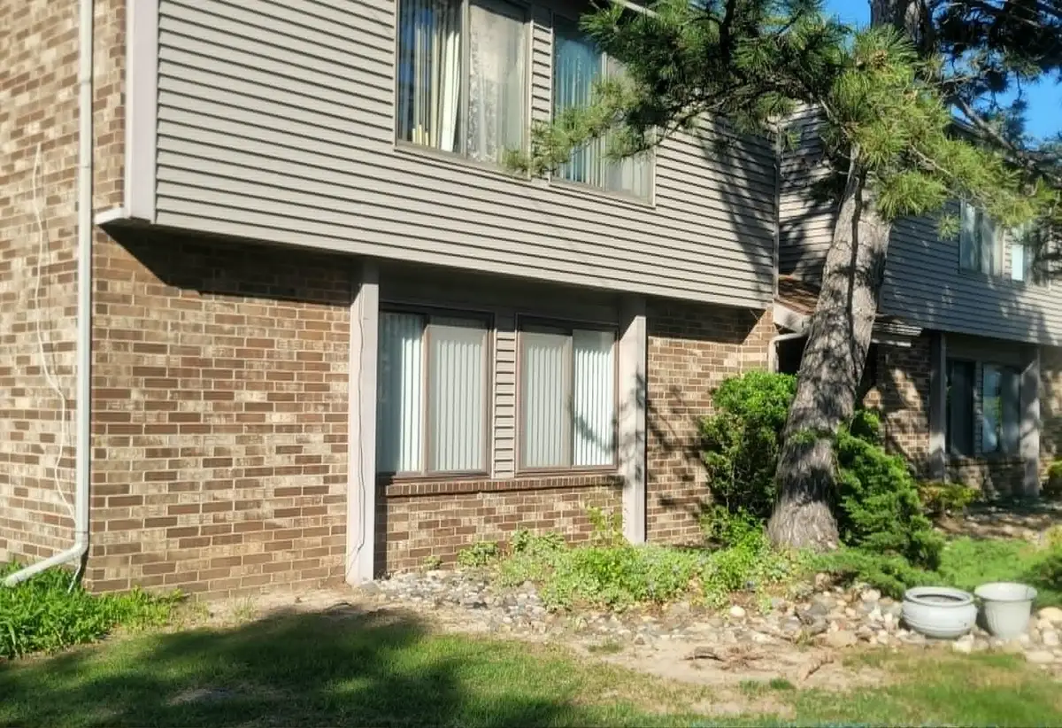 1048 Grenoble LN, Lansing, MI 48917 - #1