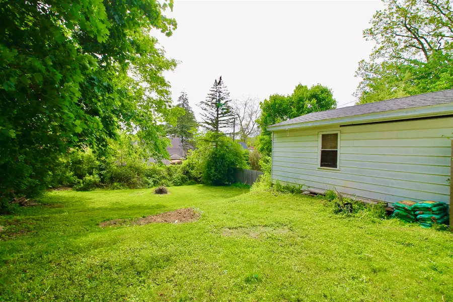 1029 N Chevrolet RD, Flint, MI 48504 - #3