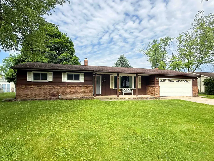 11477 Colonial Woods DR, Clio, MI 48420 - #2