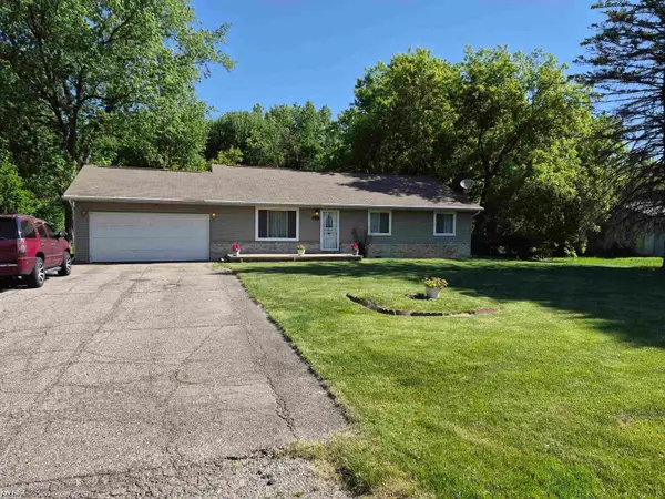 1282 Arrowhead DR, Burton, MI 48509