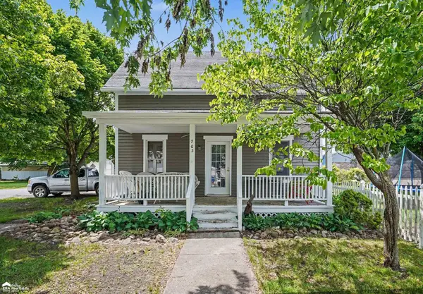 703 Brady ST, Chesaning, MI 48616