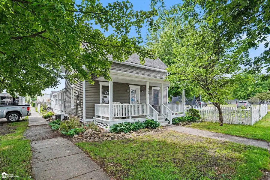 703 Brady ST, Chesaning, MI 48616 - #3