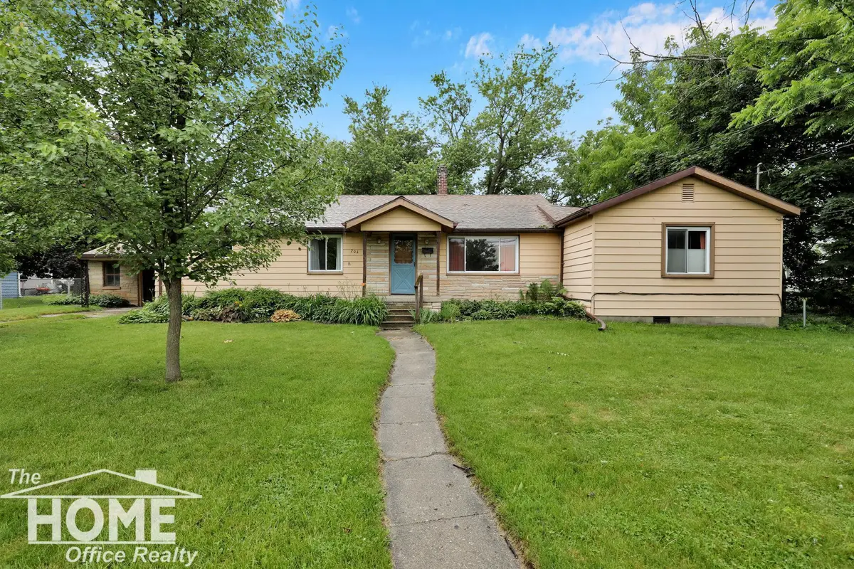 204 E McArthur ST, Corunna, MI 48817 - #1