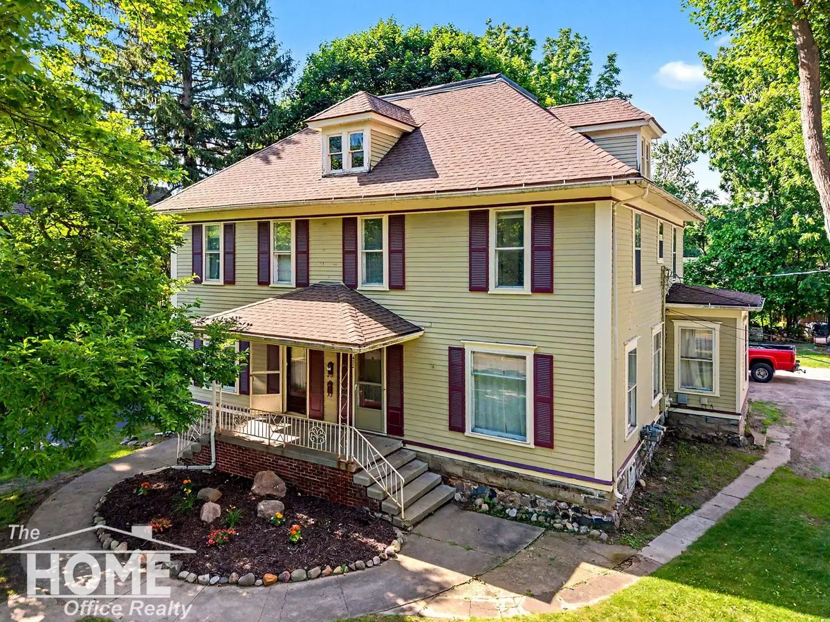 432-434 E Oliver ST, Owosso, MI 48867 - #1