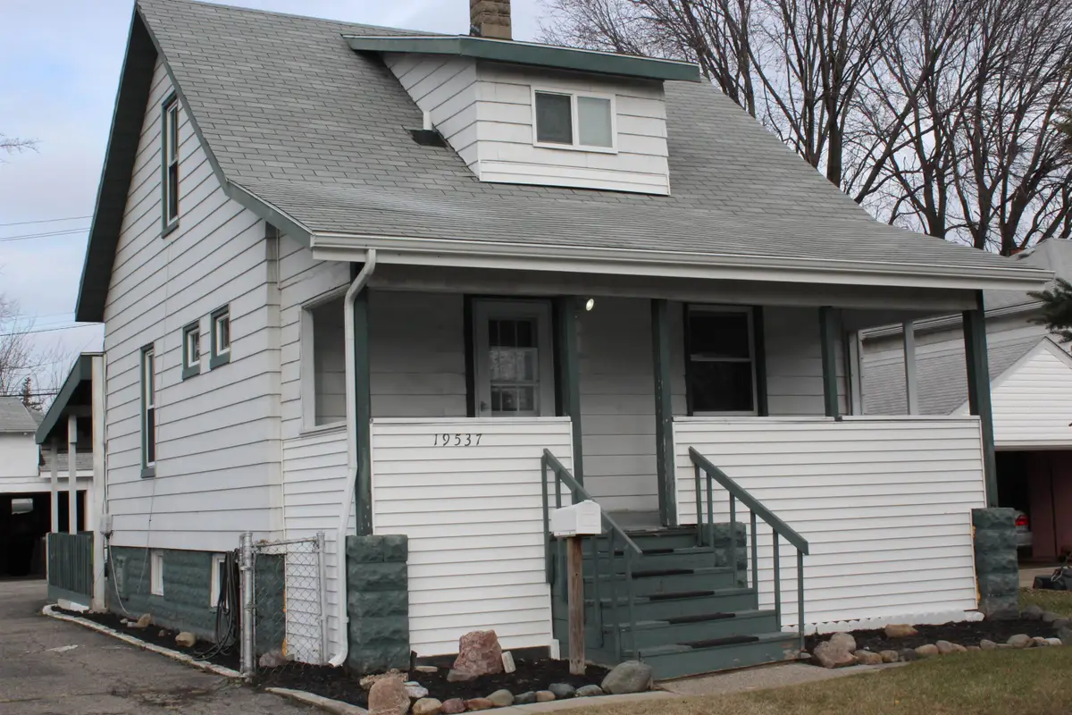 19537 E 12 Mile RD, Roseville, MI 48066 - #1