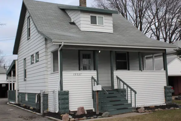 19537 E 12 Mile RD, Roseville, MI 48066