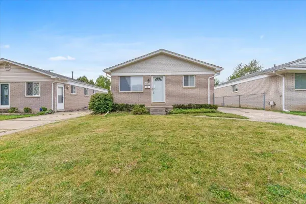 23021 Almond AVE, Eastpointe, MI 48021