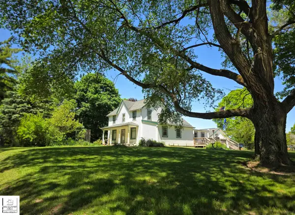 5544 Coldwater RD, Columbiaville, MI 48421