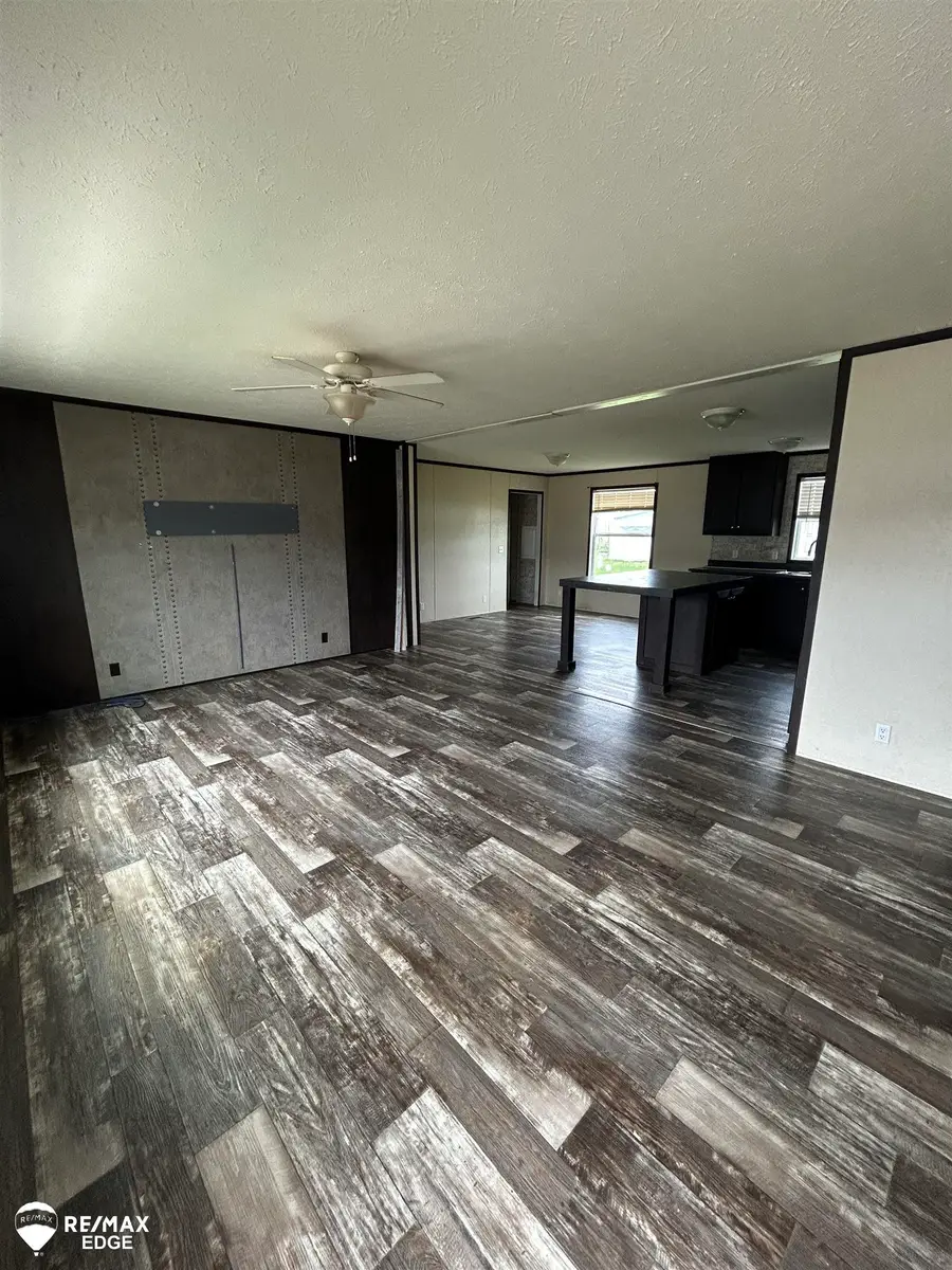 743 Morgan DR, Flint, MI 48506 - #3