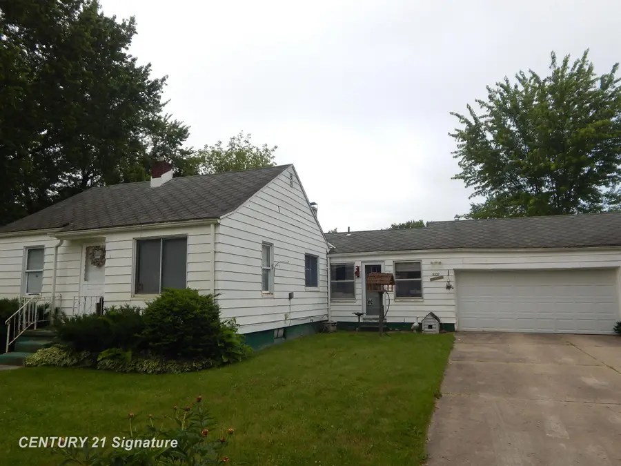 3227 W Parkway AVE, Flint, MI 48504 - #2