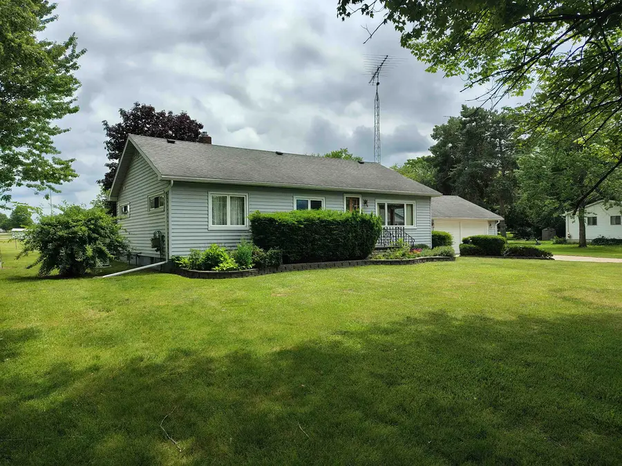 905 Dexter DR, Lennon, MI 48449 - #2