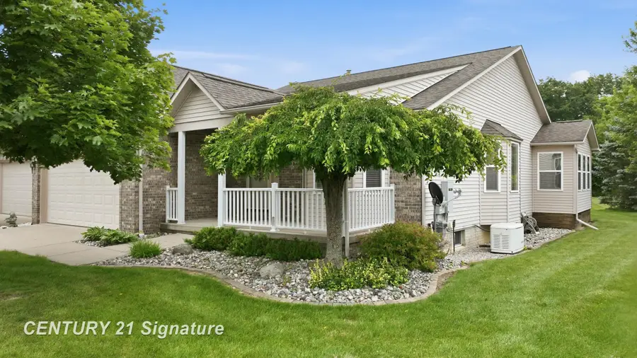6460 Royal Club DR, Flushing, MI 48433 - #2