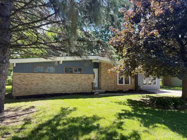 1060 Pawnee DR, Burton, MI 48509