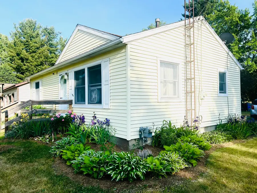 5493 W Frances RD, Clio, MI 48420 - #3