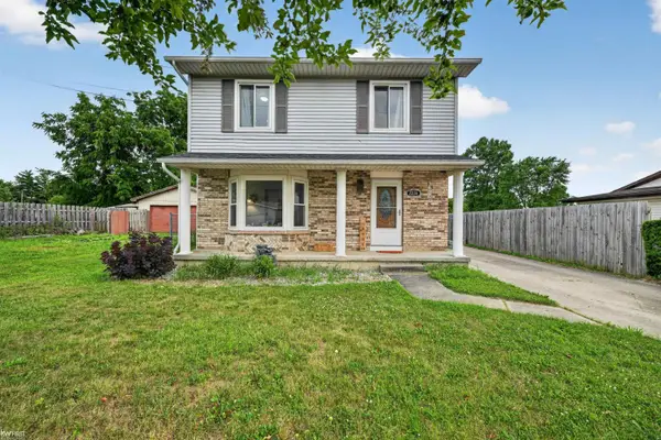 2228 McLaren ST, Burton, MI 48529