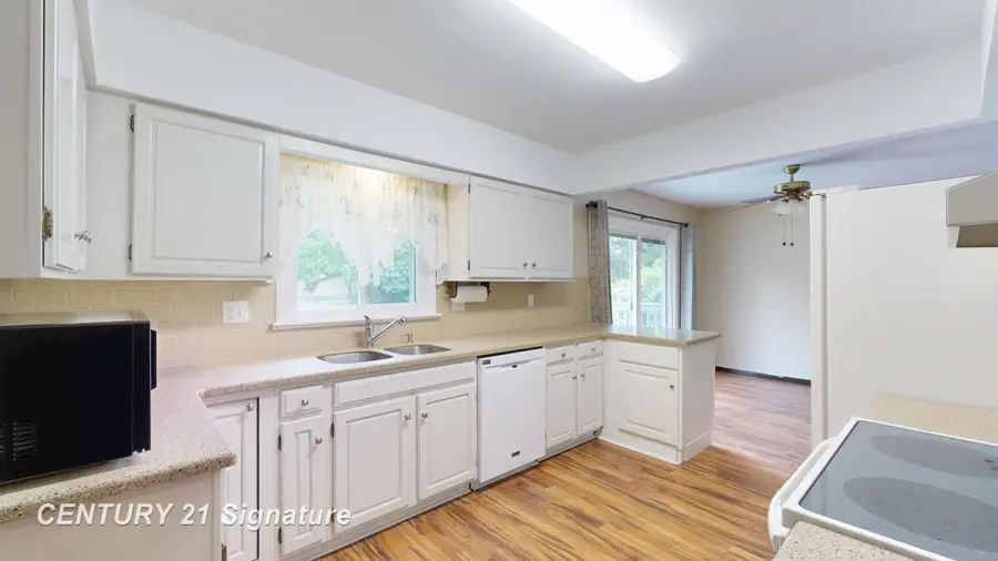 11297 N Jennings RD, Clio, MI 48420 - #3