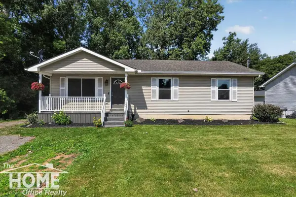 422 S Williams ST, Perry, MI 48872
