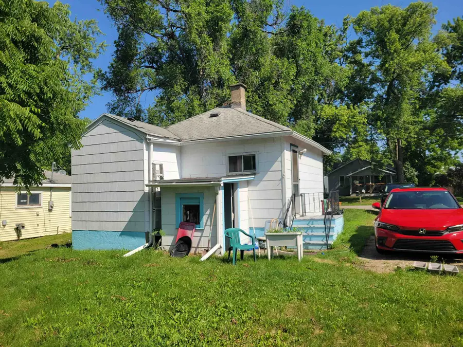1452 Norton ST, Burton, MI 48529 - #2