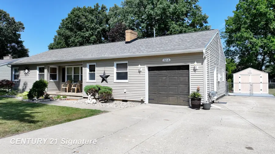 2216 Cashin ST, Burton, MI 48509 - #2