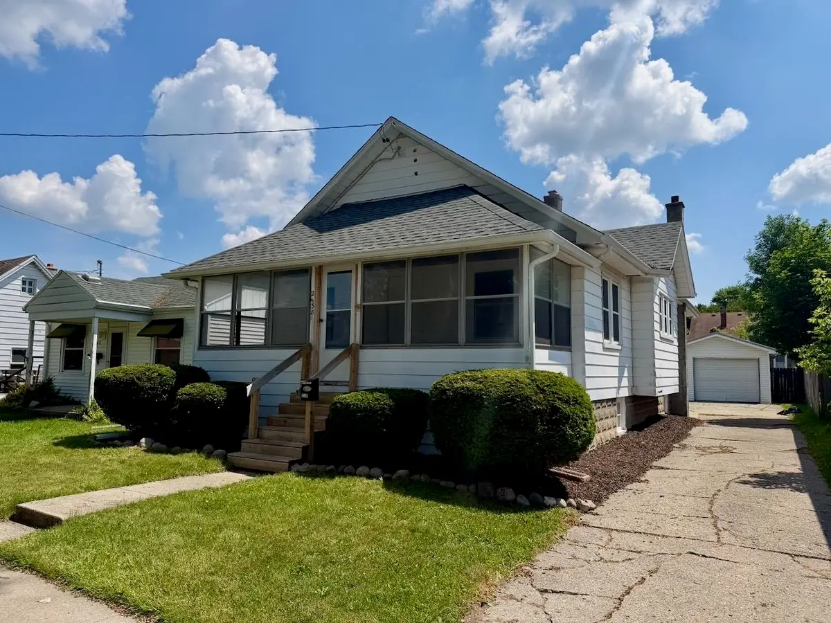 2338 N Charles ST, Saginaw, MI 48602 - #1