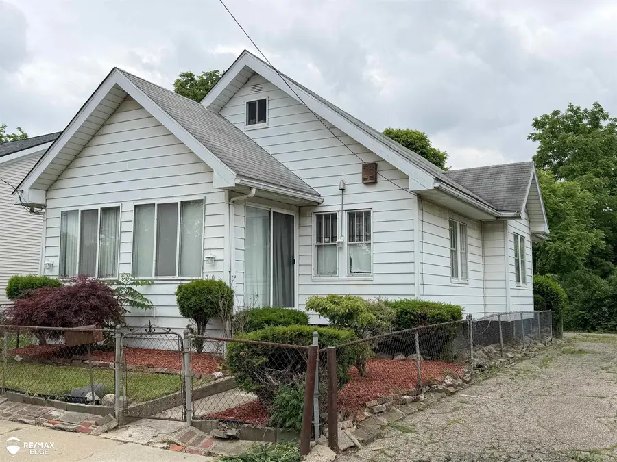 310 Crosby ST, Flint, MI 48503 - #3