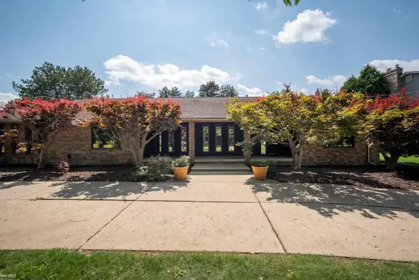 9394 Oakmont Oakmont DR, GrandBlanc, MI 48439