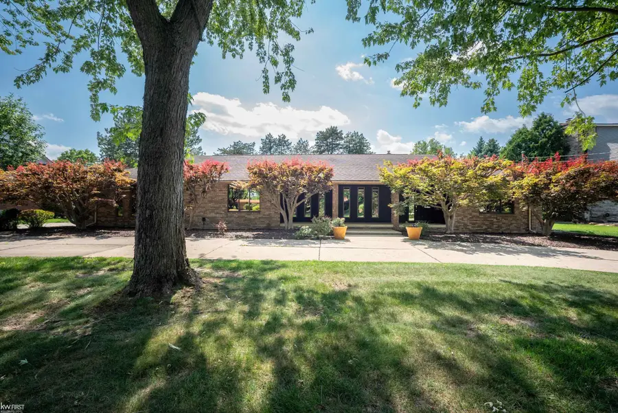 9394 Oakmont Oakmont DR, Grand Blanc, MI 48439 - #2