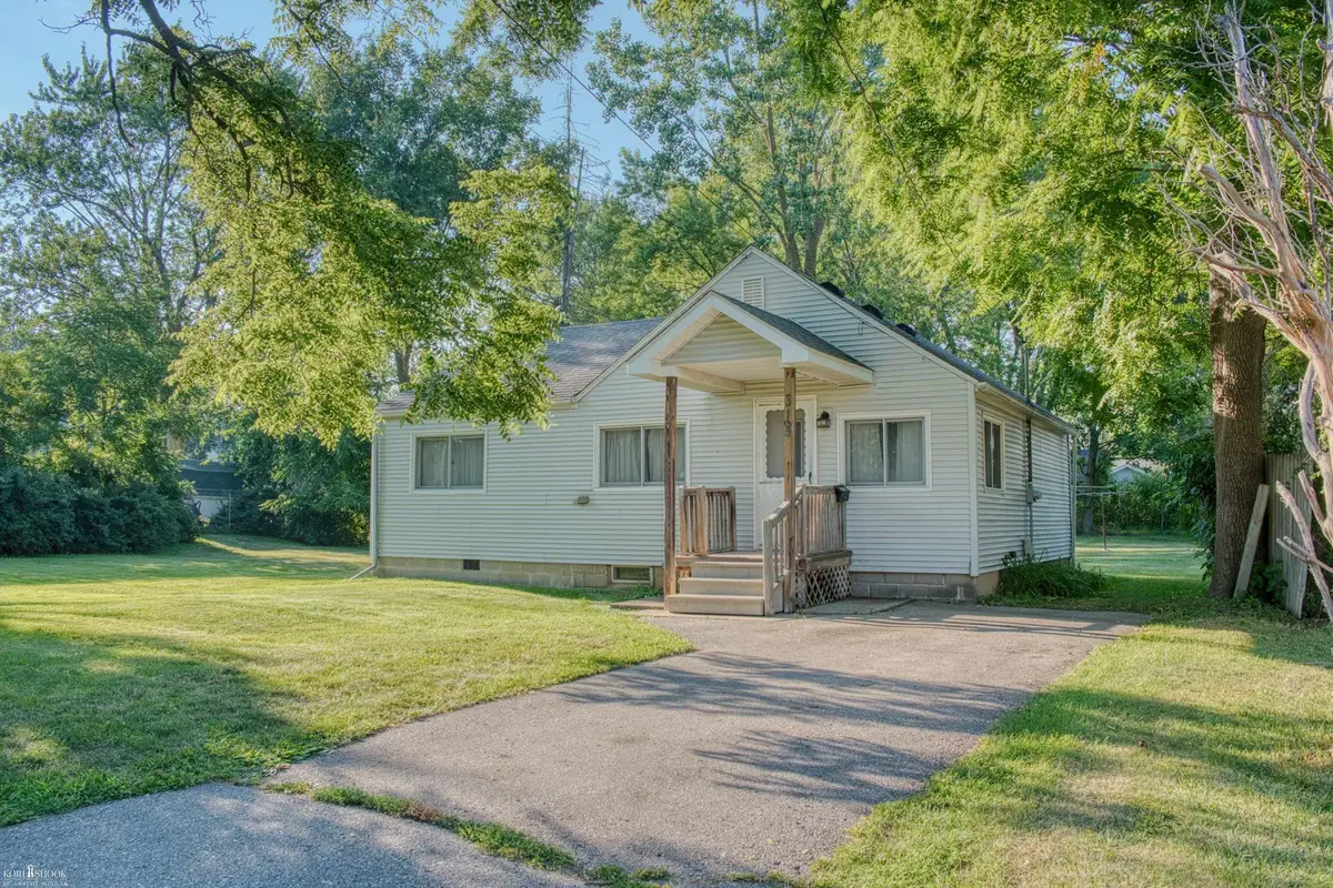 315 E Williams ST, Corunna, MI 48817 - #1