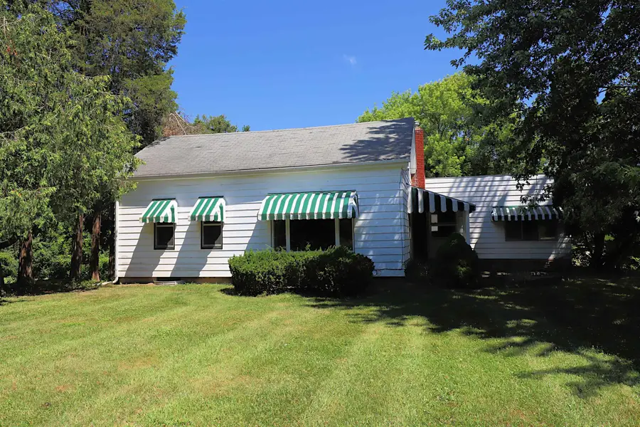 825 E River RD, Flushing, MI 48433 - #2