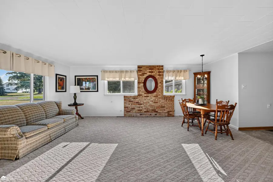 5293 E Cole RD, Bancroft, MI 48414 - #2