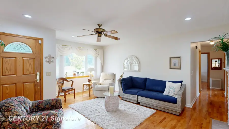 4386 N Elms RD, Flushing, MI 48433 - #2