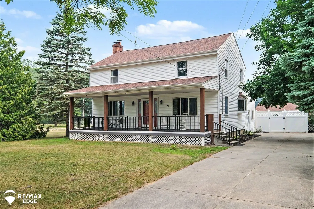 8331 E Coldwater RD, Davison, MI 48423 - #1