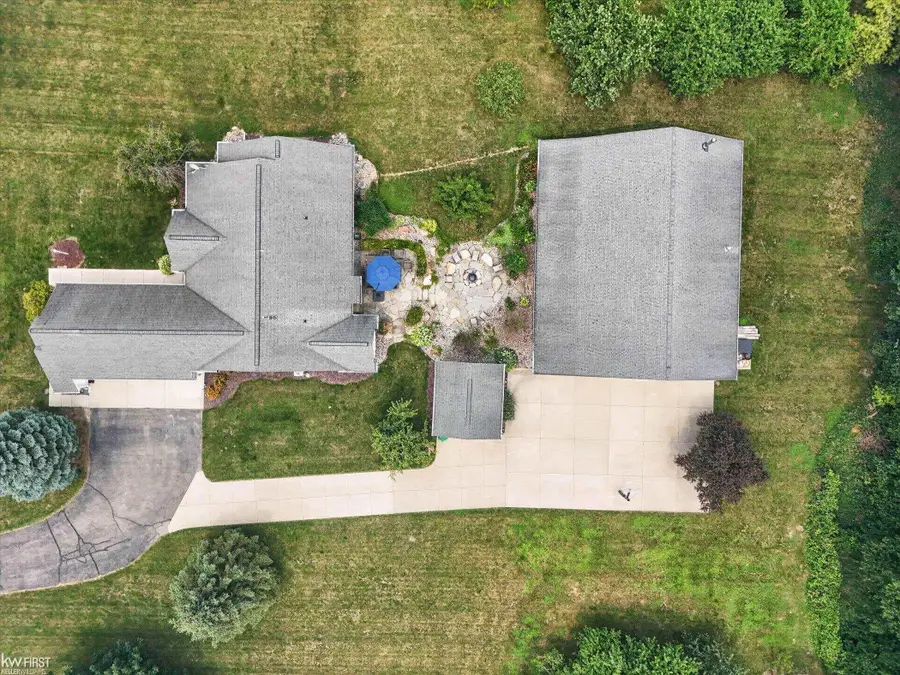 7110 Granger DR, Howell, MI 48855 - #3