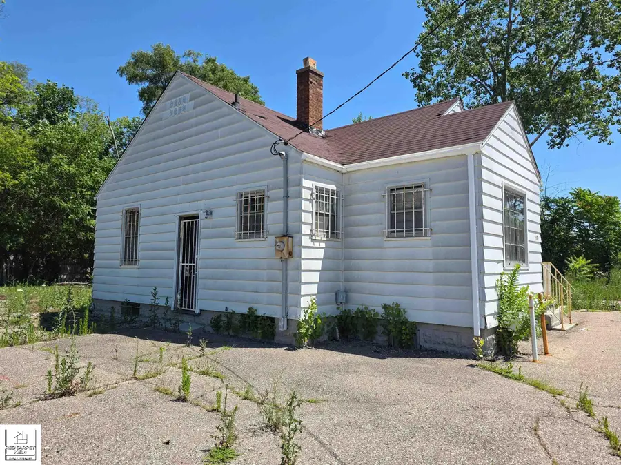 3106 W Pierson RD, Flint, MI 48504 - #2