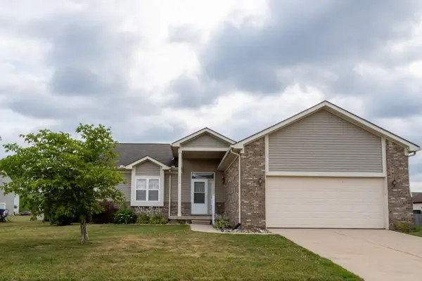 2229 Hunter LN, Burton, MI 48519