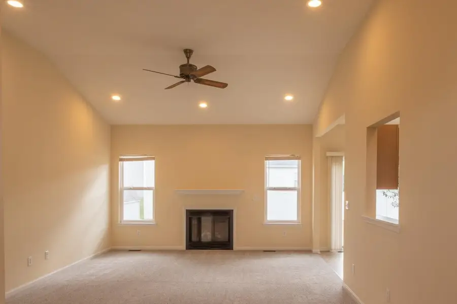 2229 Hunter LN, Burton, MI 48519 - #2
