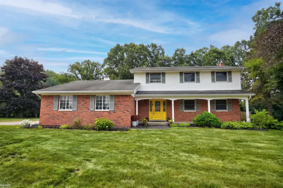4333 Post DR, Flint, MI 48532 - #2