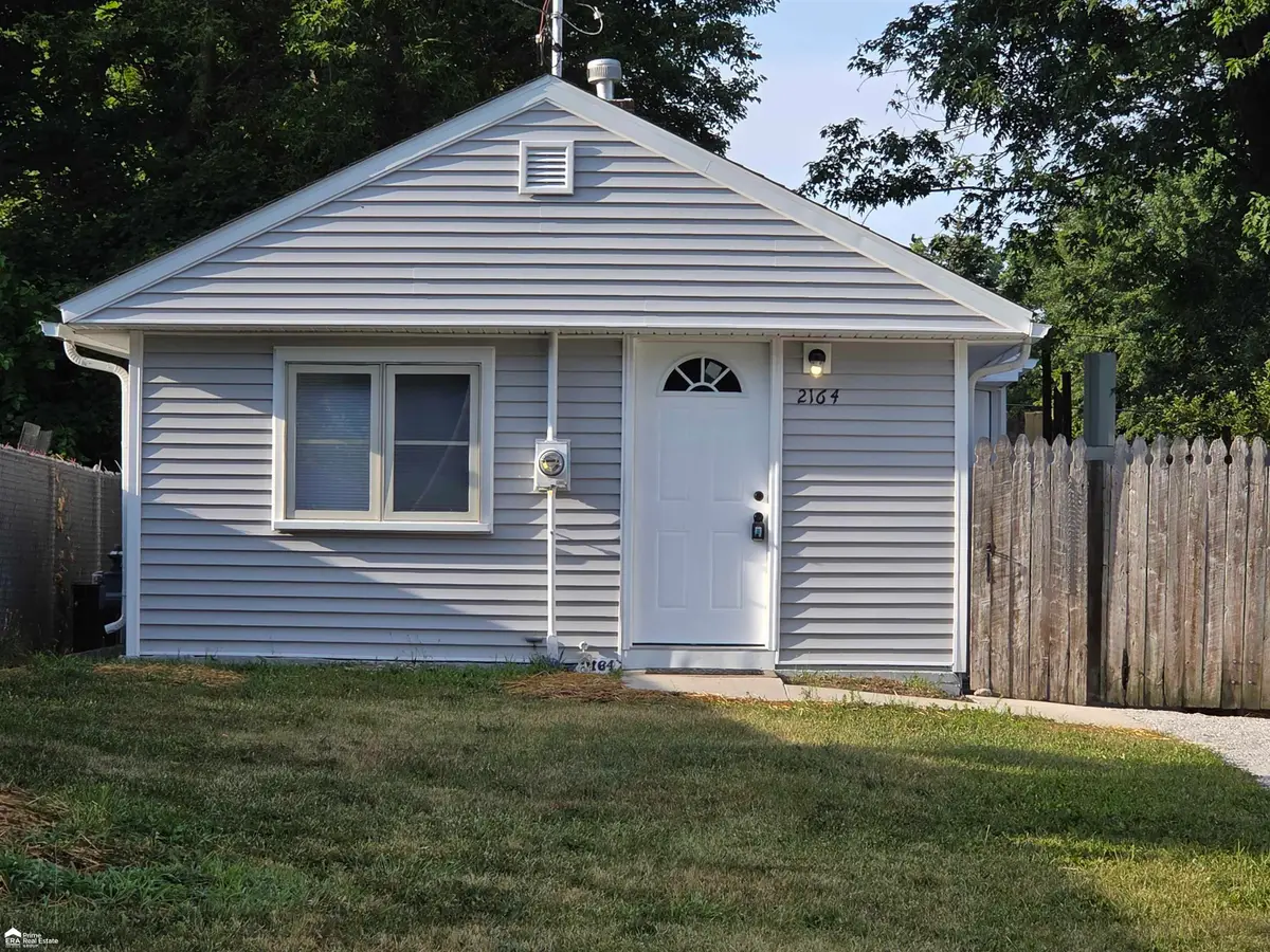 2164 E Whittemore AVE, Burton, MI 48529 - #1