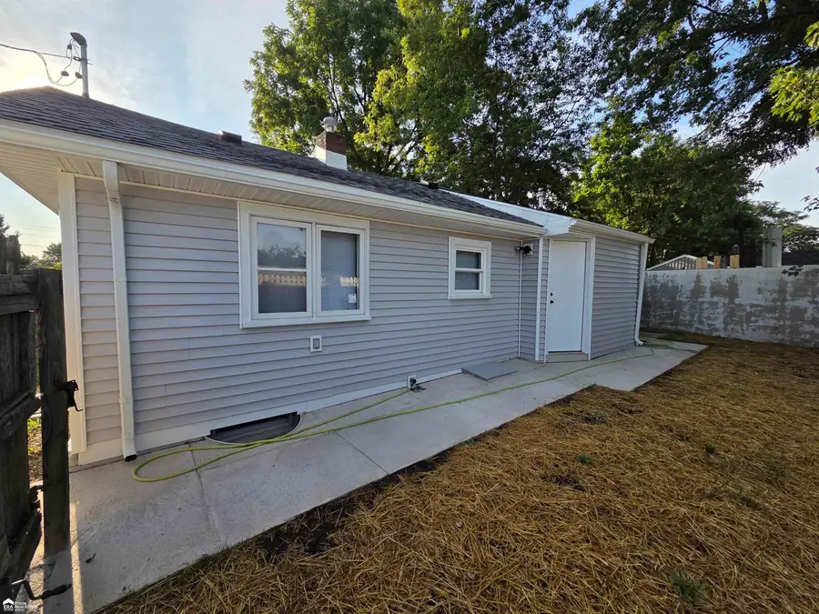 2164 E Whittemore AVE, Burton, MI 48529 - #2