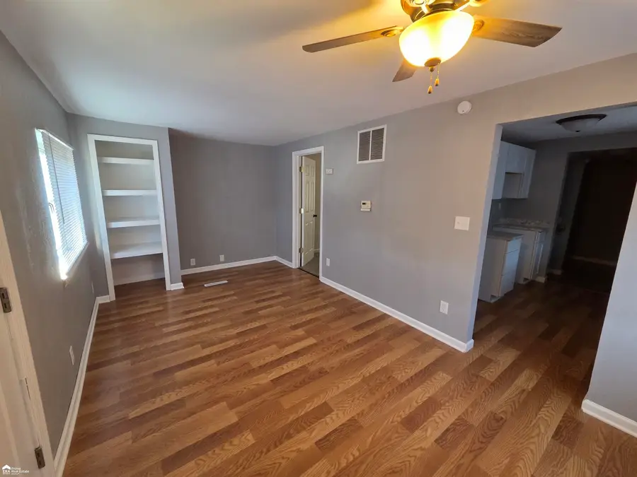 2164 E Whittemore AVE, Burton, MI 48529 - #3