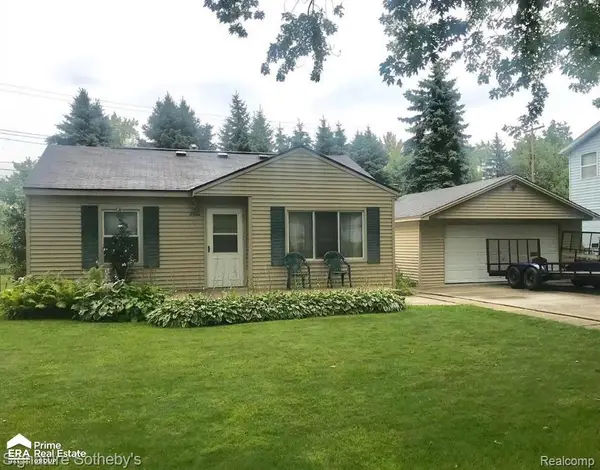 2816 Wisner ST, Waterford, MI 48329