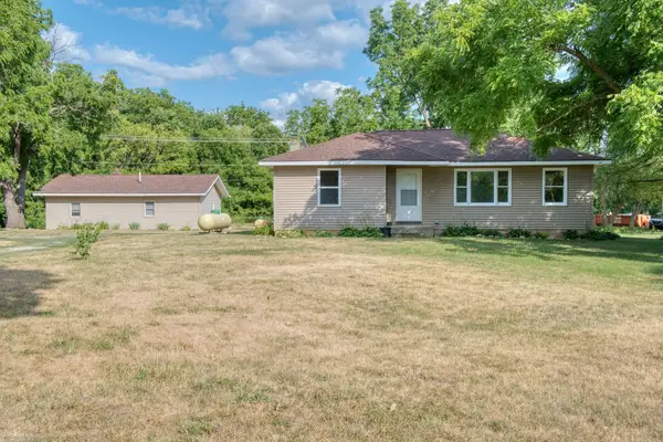4802 & 4802 1/2 Mill RD, Bancroft, MI 48414